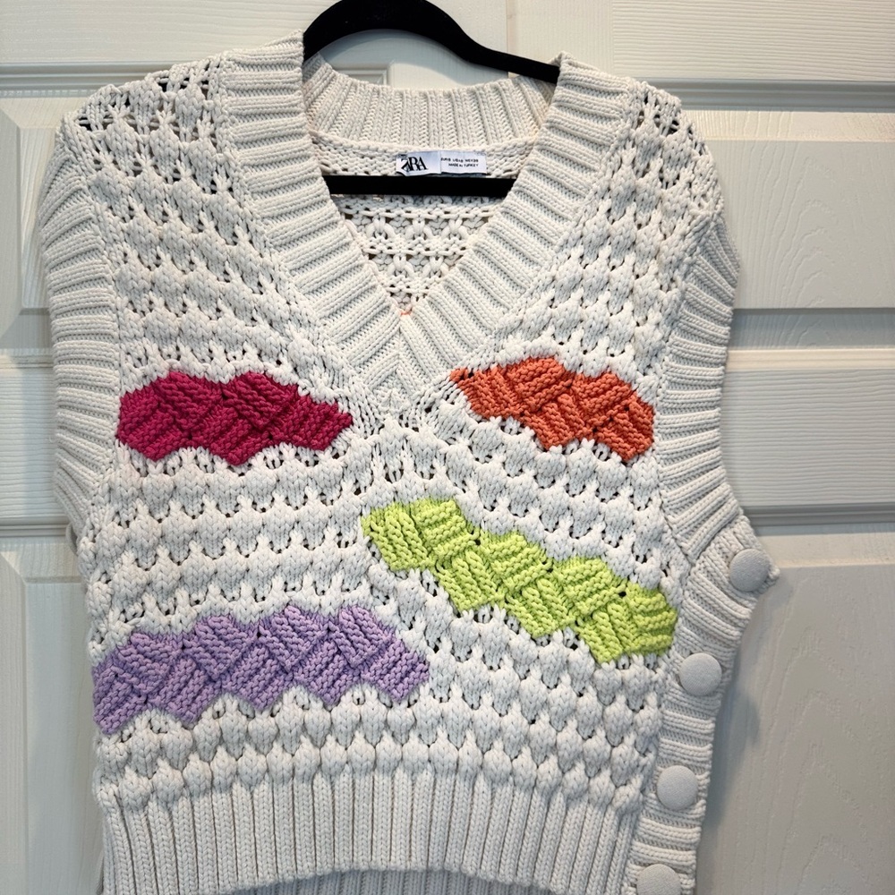 Zara White and Pink V-Neck Sweater